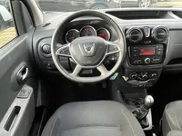 Dacia Dokker 1.2 TCe 116PK Airco,Cruise,Parkeersensor,Isofix,ElektrRamen+Spiegels,Bluetooth,Dakrails,Stuurbediening. Foto