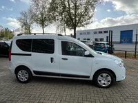 Dacia Dokker 1.2 TCe 116PK Airco,Cruise,Parkeersensor,Isofix,ElektrRamen+Spiegels,Bluetooth,Dakrails,Stuurbediening. Foto