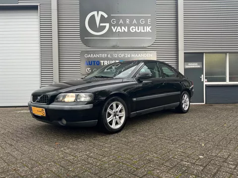Volvo S60 2.4 170PK NIEUWE APK Airco,Trekhaak,CruiseControl,MultifunctioneelStuur,Centr.Vergr.,L.M.Velgen,Radio/CD.Speler,Export,