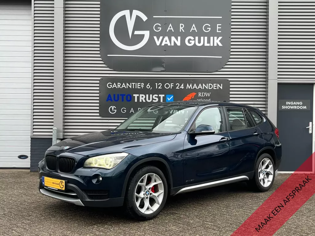 BMW X1 sDrive20i 184PK Upgrade Edition Clima,Cruise,Navi,Trekhaak,Stoelverw.,Aux/Usb,Pdc,Bleutooth,Xenon,Leder,Isofix,Start/Stop,KeylessGo,18inchYspaakVelgen,