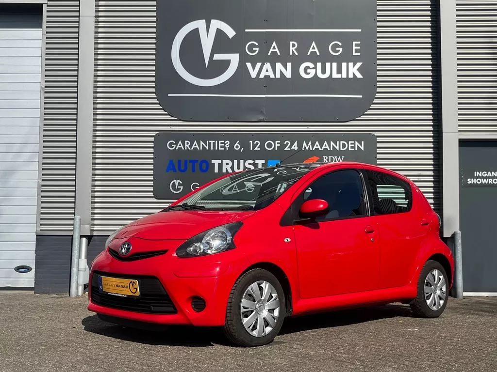 Toyota Aygo 1.0 68PK TwoTone,5Deuren,Airco,Navi,Isofix,ElektrRamen,Bluetooth,Radio/Cd/Mp3-Speler